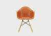 Eames Plastic Armchair RE DAW Ice Grey / DAW Dark Maple