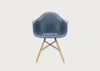 Eames Plastic Armchair RE DAW Ice Grey / DAW Dark Maple