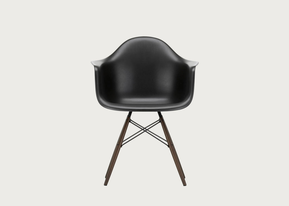 Eames Plastic Armchair RE DAW Ice Grey / DAW Dark Maple
