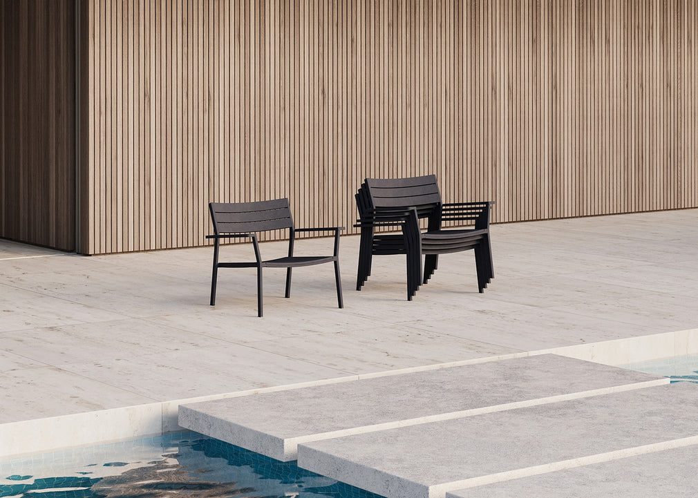 Eos Outdoor Lounge Chair Black