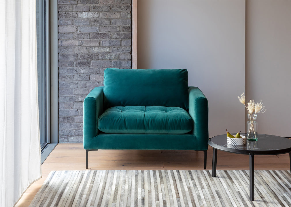 Eton Loveseat Boucle Fern / Black