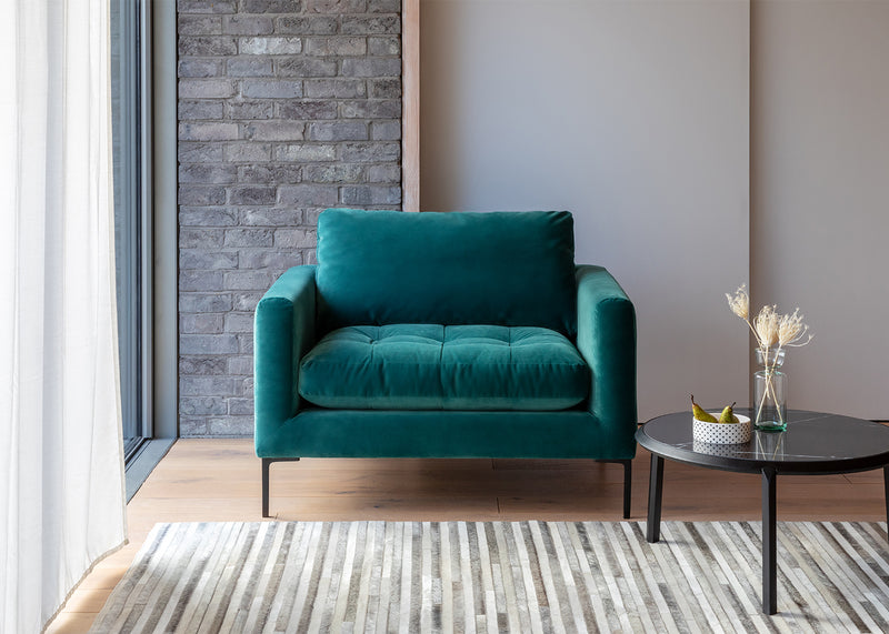 Eton Loveseat Boucle Fern / Black