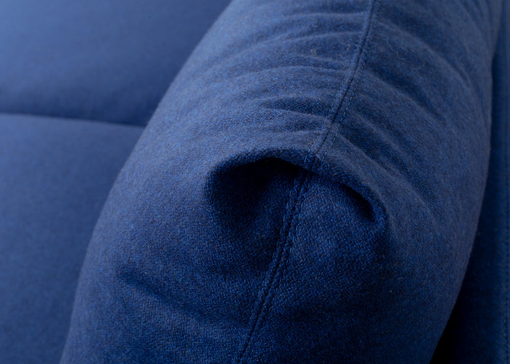 Matera Left Hand Facing Chaise Sofa Daino Leather Elephant / Black