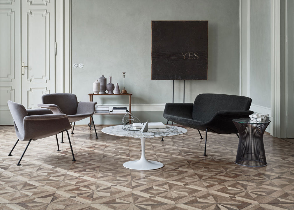 Saarinen Coffee Table with White Base 107cm x 70cm (Oval) / Arabescato Marble