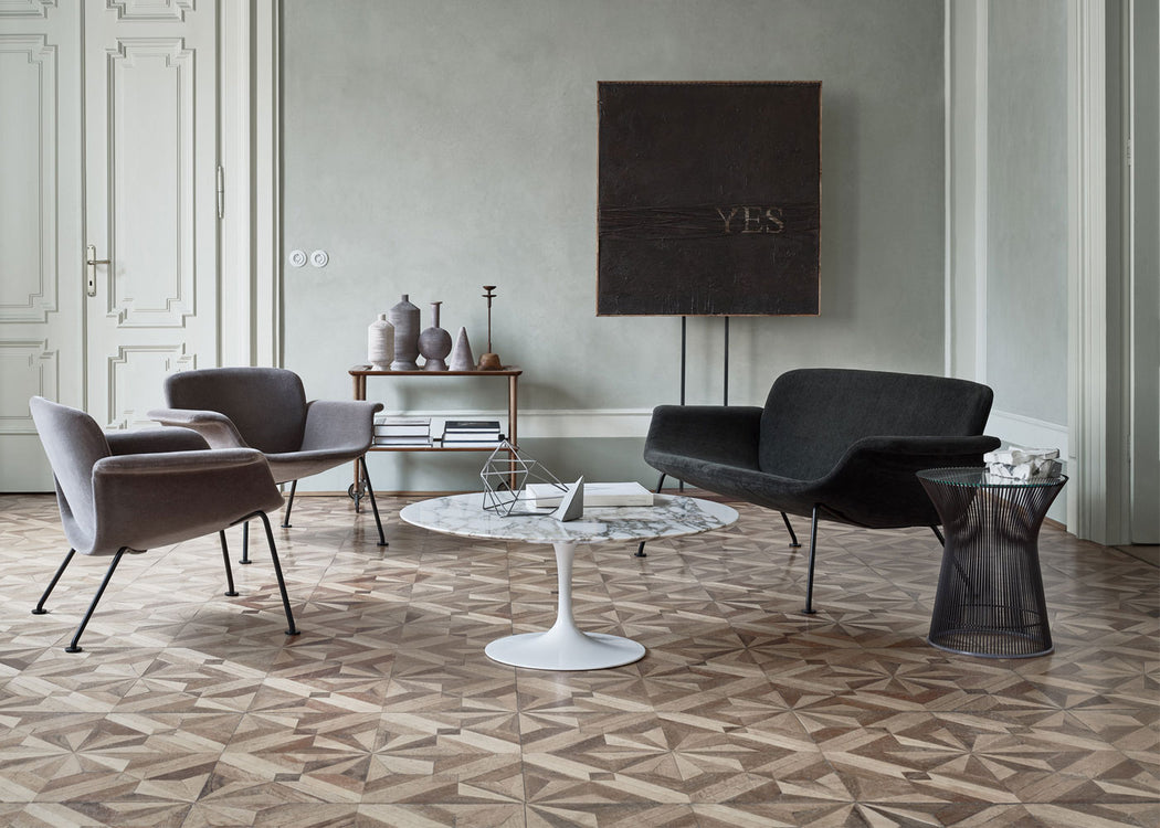 Saarinen Coffee Table with White Base 107cm x 70cm (Oval) / Arabescato Marble