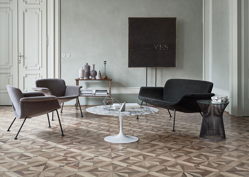 Saarinen Coffee Table with White Base 107cm x 70cm (Oval) / Arabescato Marble