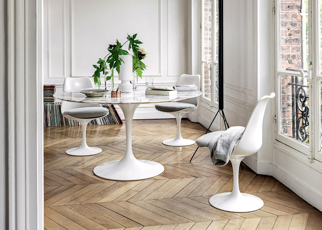 Saarinen Dining Table White Base 244cm x 137cm (Oval) / Arabescato Marble