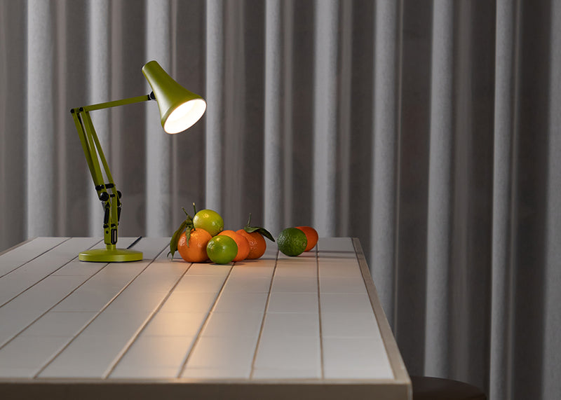 90 Mini Mini Desk Lamp Black and Black