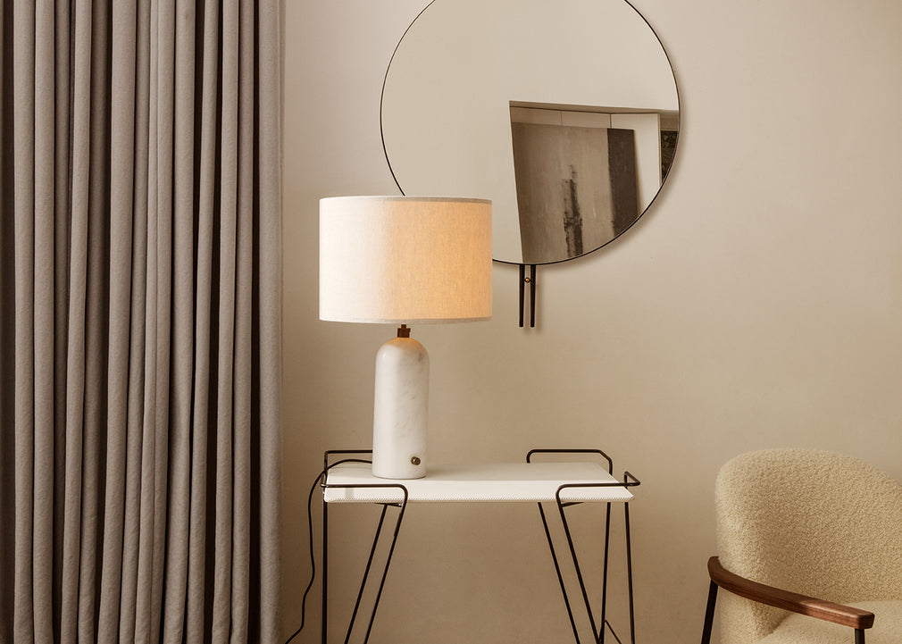 Gravity Table Lamp Small / Blackened Steel / Canvas