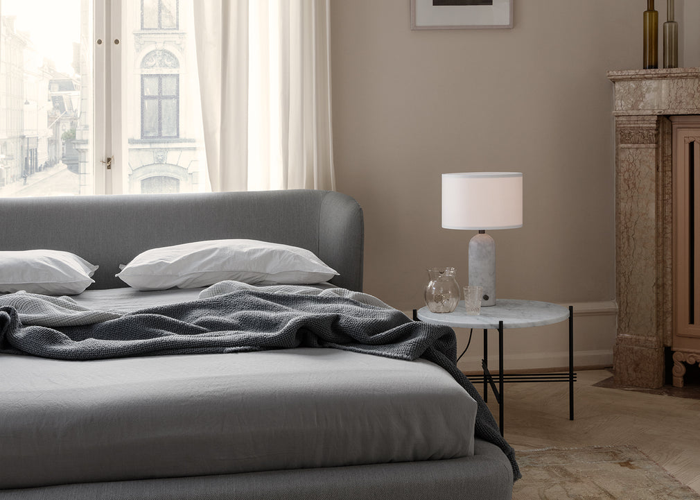 Gravity Table Lamp Small / Blackened Steel / Canvas