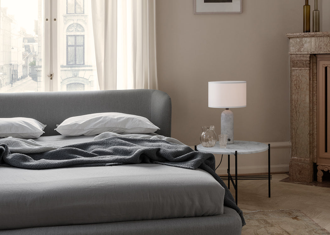 Gravity Table Lamp Small / Blackened Steel / Canvas