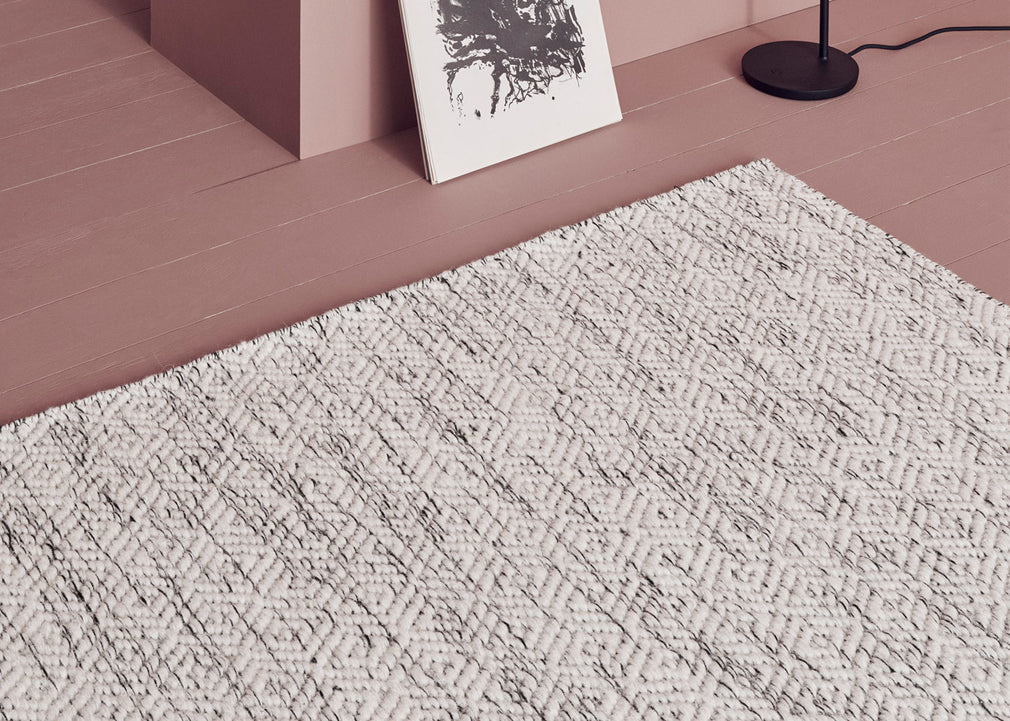 Nyoko Rug White 140cm x 200cm