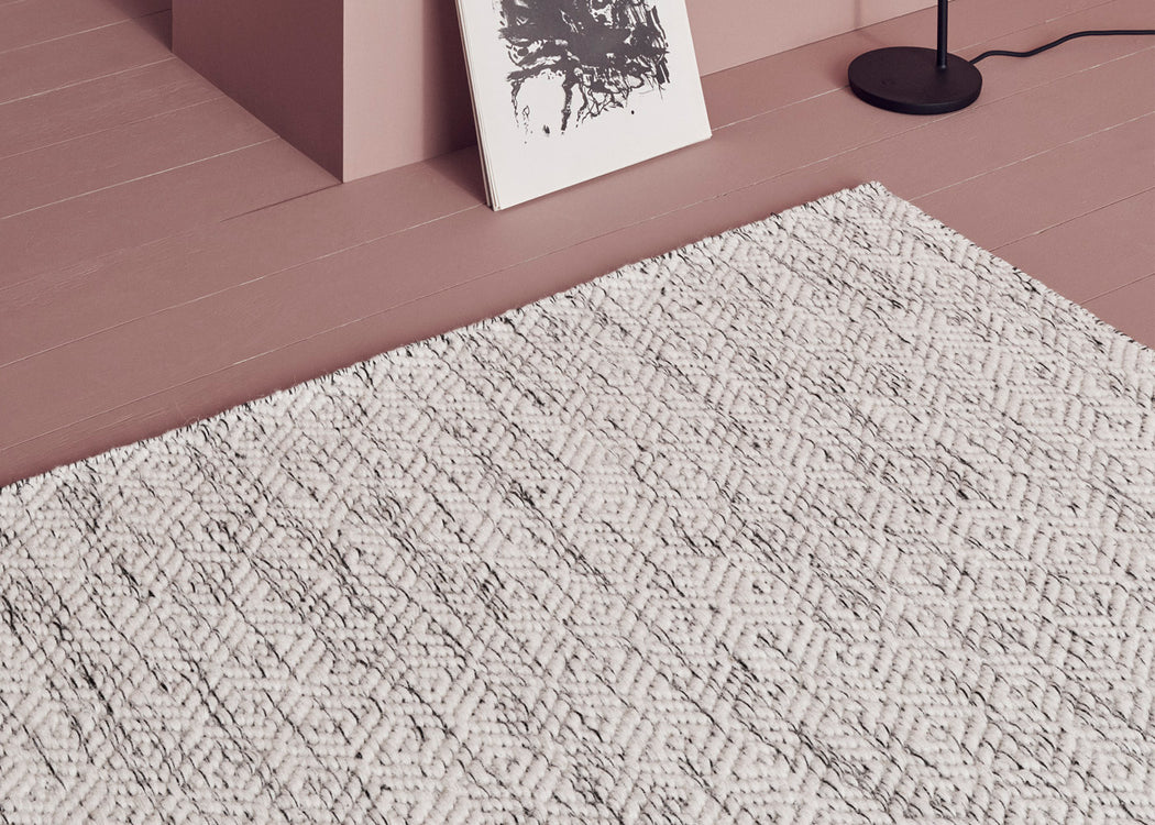 Nyoko Rug White 140cm x 200cm