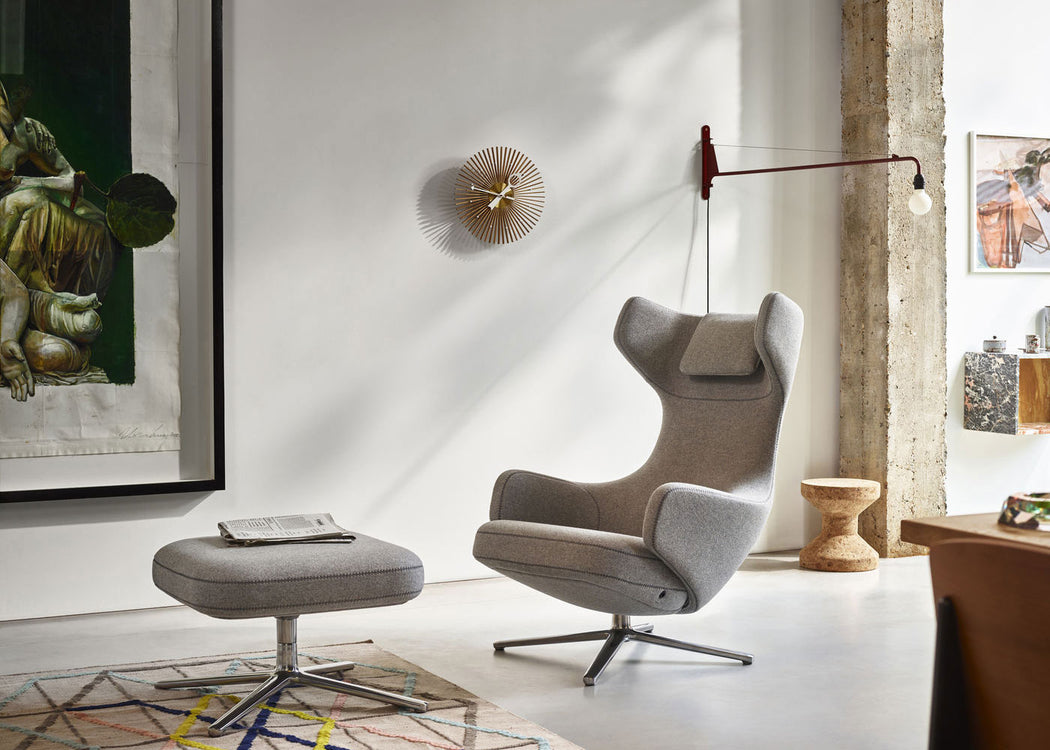 Grand Repos Chair Premium Leather Ochre 62 / Polished Aluminium