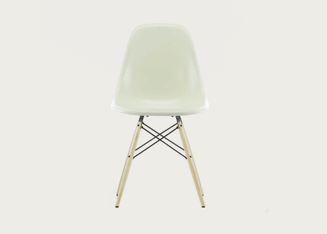 Eames DSW Fibreglass Chair Parchment / DKW Golden Maple