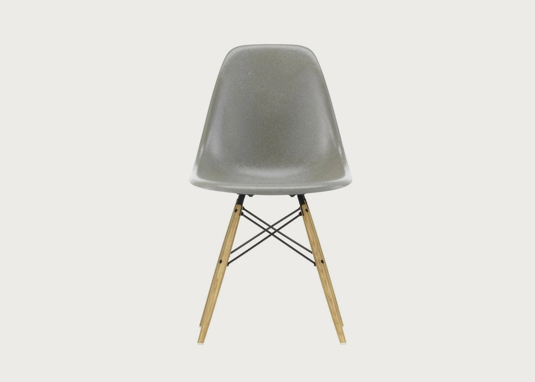 Eames DSW Fibreglass Chair Parchment / DKW Golden Maple