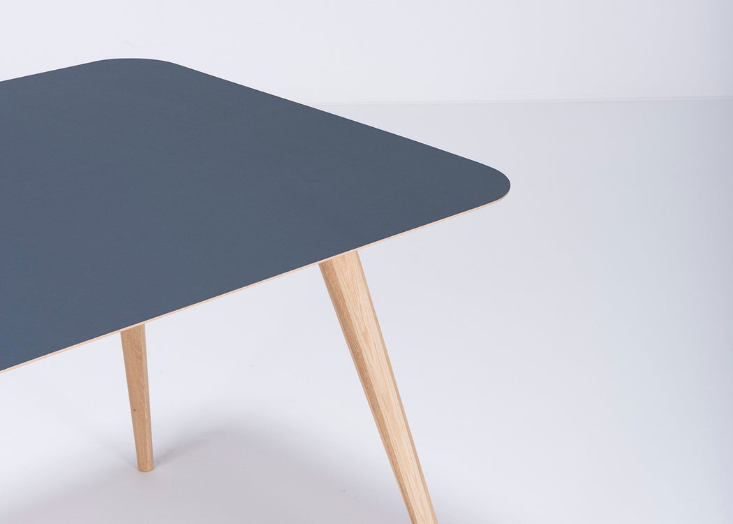 Stafa Dining Table 140cm / Dark Olive