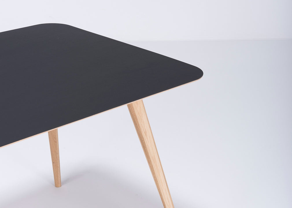 Stafa Dining Table 140cm / Dark Olive