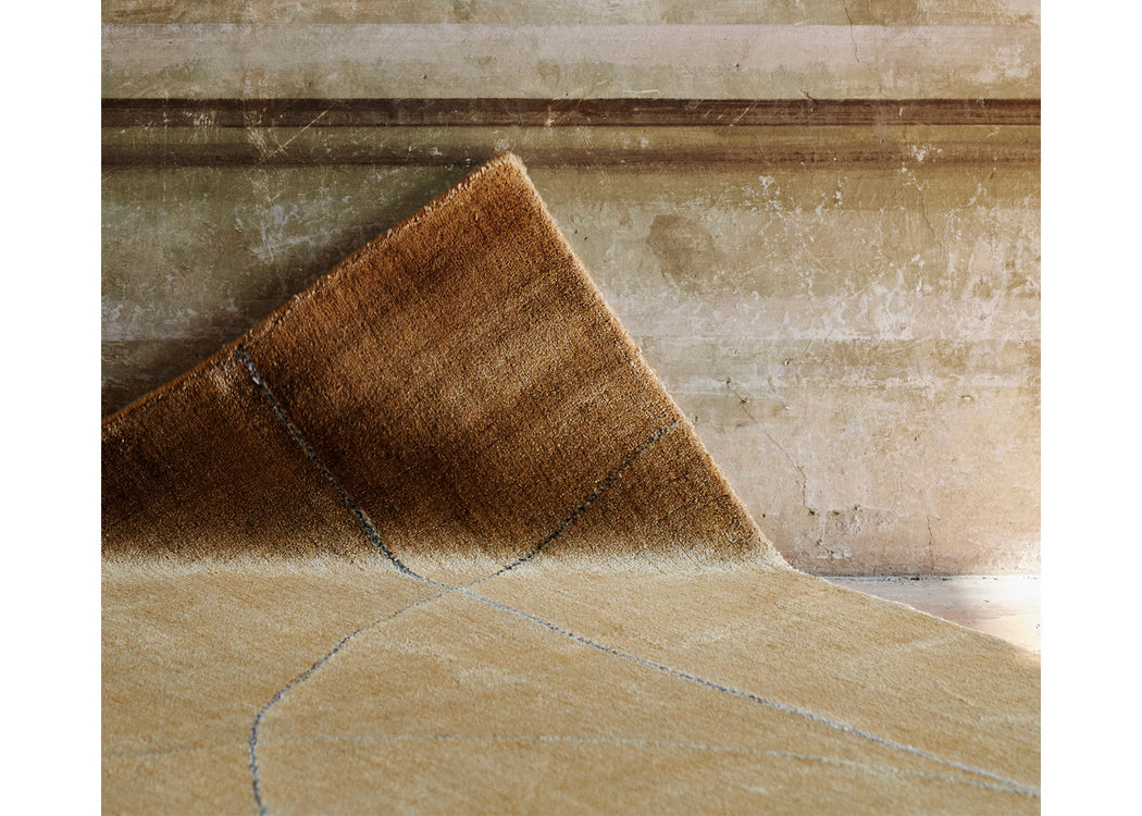 Circulus Rug Gold 140cm x 200cm