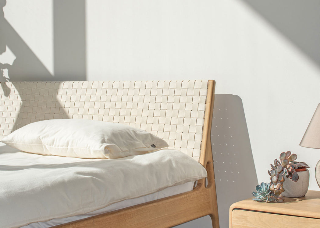 Fawn Bed White Webbing King