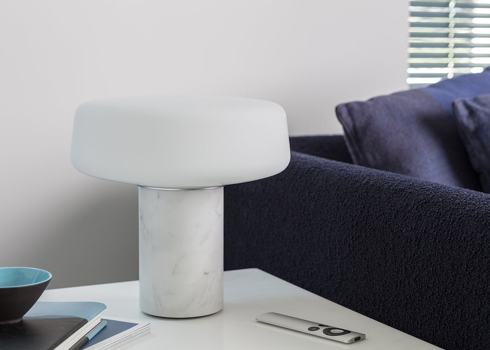 Solid LED Table Lamp Regular / Carrara Marble White