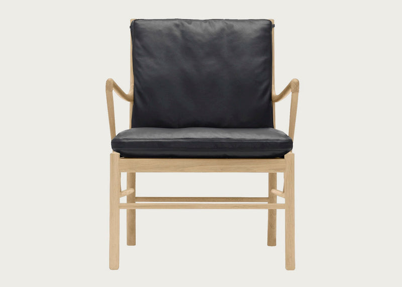 OW149 Colonial Armchair Soaped Oak / Leather Thor 301 Black