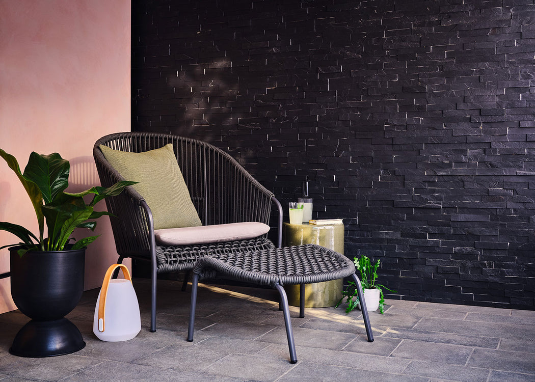 Hourglass Plant Pot Black / Extra Small