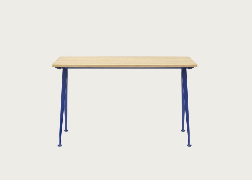 Compas Direction Desk Japanese Red