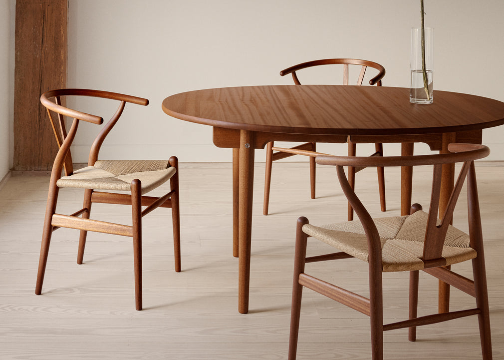 CH337 Dining Table Oiled Oak