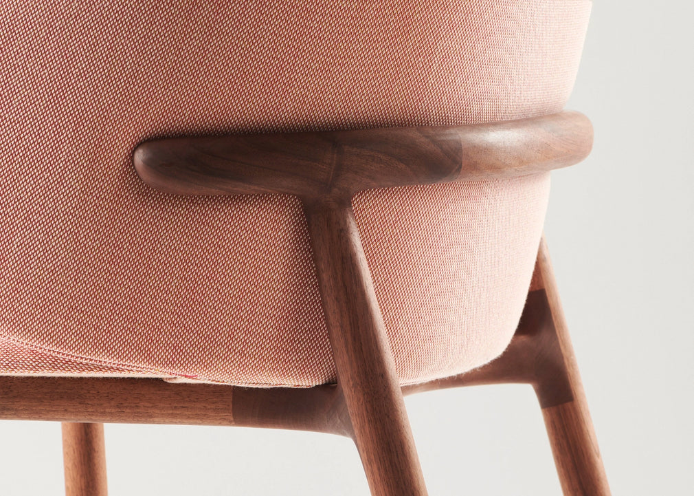 Mela Dining Chair European Walnut / Kvadrat Steelcut Trio 453