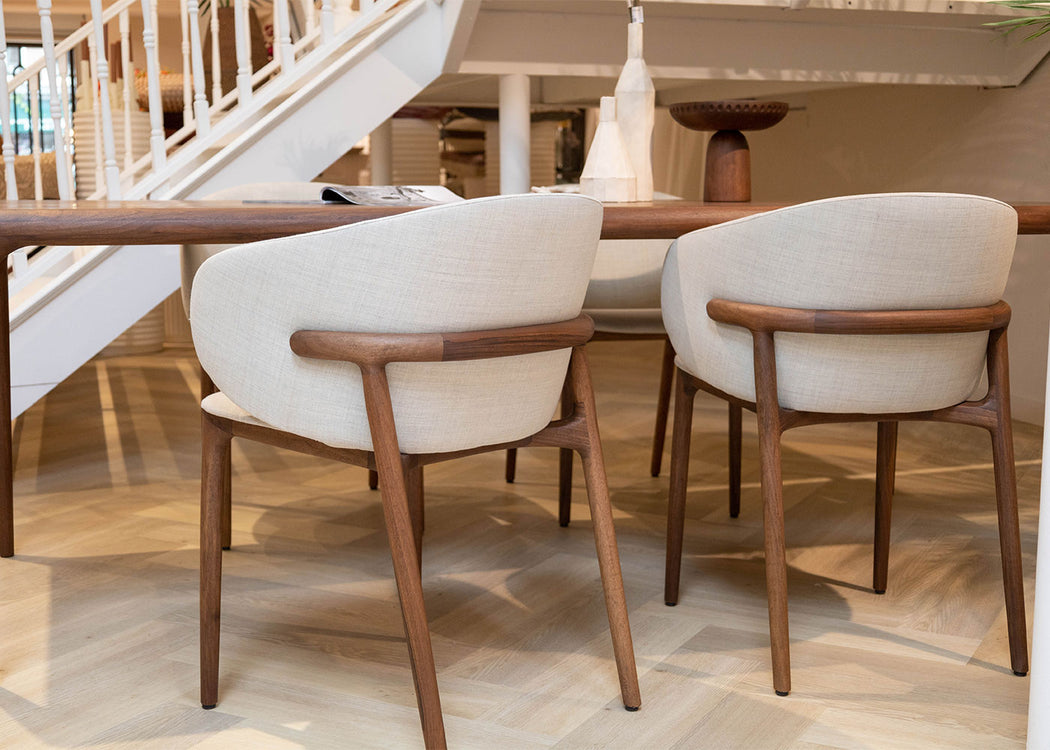 Mela Dining Chair European Walnut / Kvadrat Steelcut Trio 453