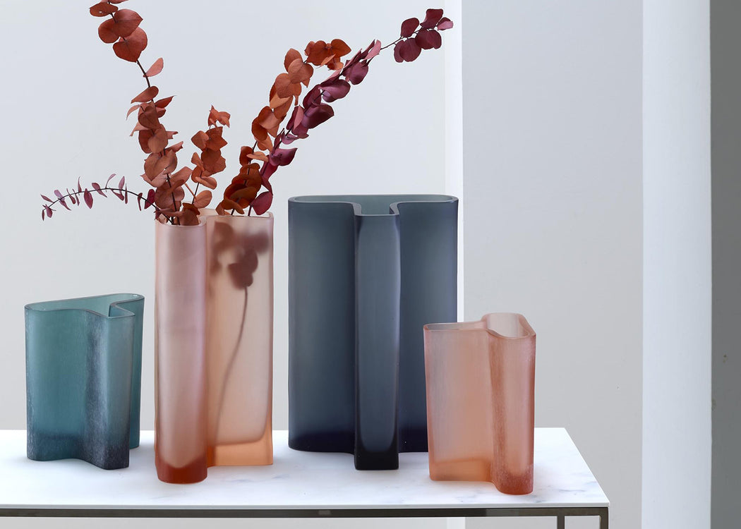 T Vase Peach / Small