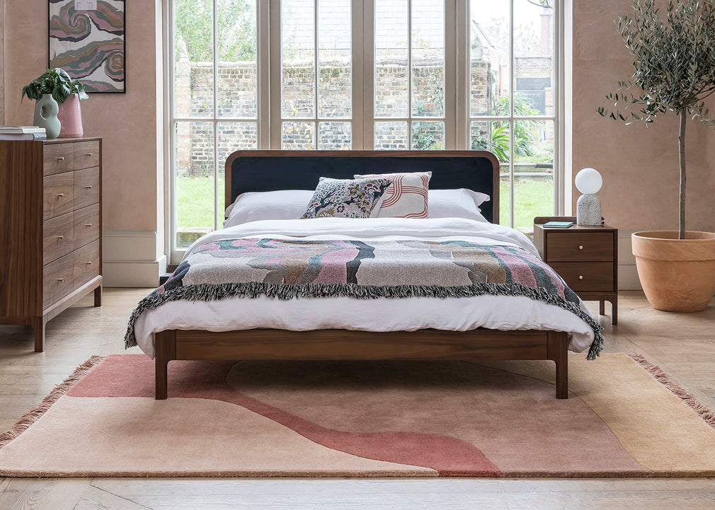 Artie Bed King / Walnut
