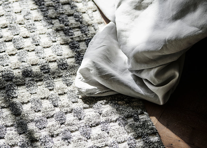 Landscape Cliff Rug 170cm x 240cm