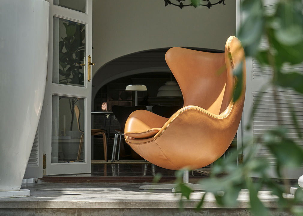Egg Chair Grace Leather Walnut