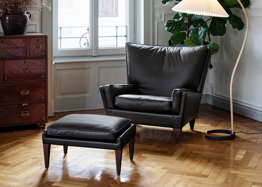 V11 Ottoman Smooth Leather Coffee