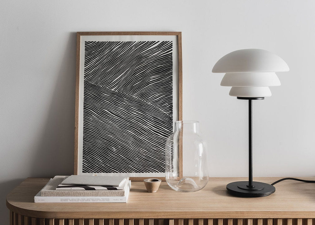 Archive 4006 Table Lamp White & Black