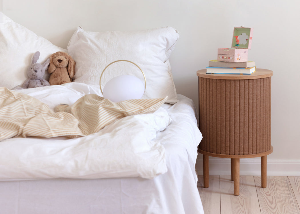 Audacious Side Table Black / Horizons Hazelnut