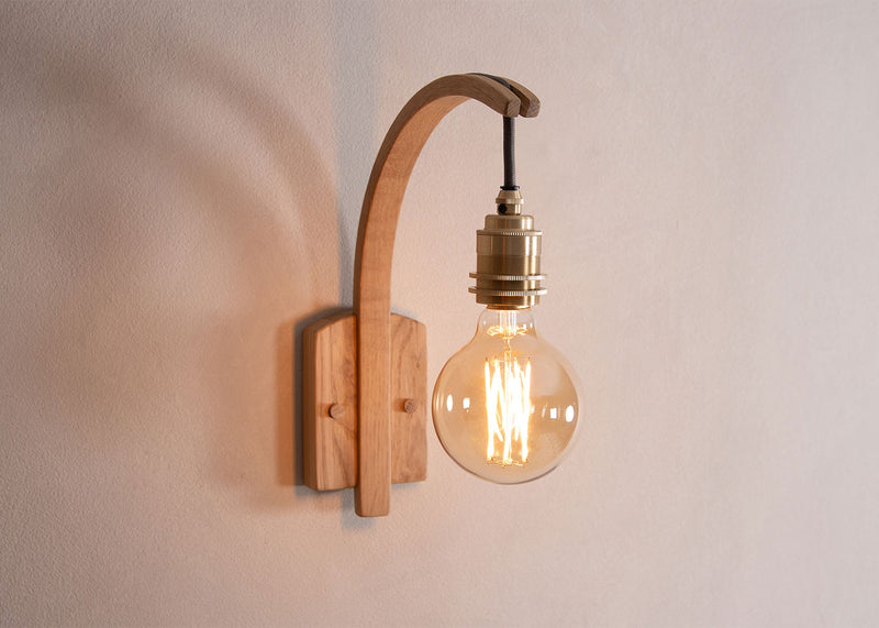 Hanter Wall Light Oak / Hardwired