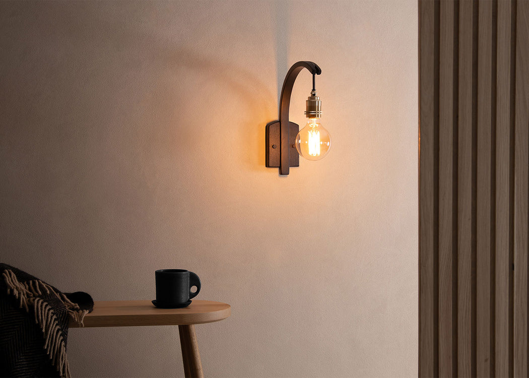 Hanter Wall Light Oak / Hardwired