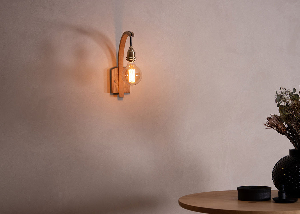 Hanter Wall Light Oak / Hardwired