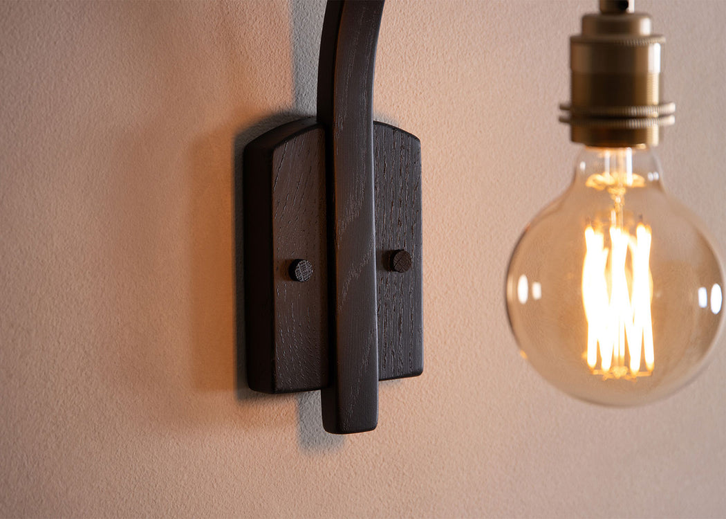 Hanter Wall Light Oak / Hardwired