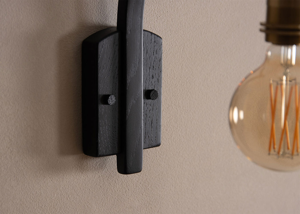 Hanter Wall Light Oak / Hardwired