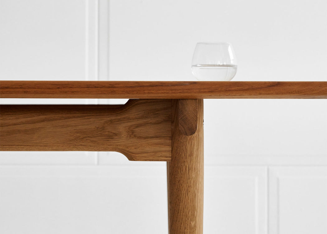 CH327 Dining Table 190 x 95cm / Oiled Oak