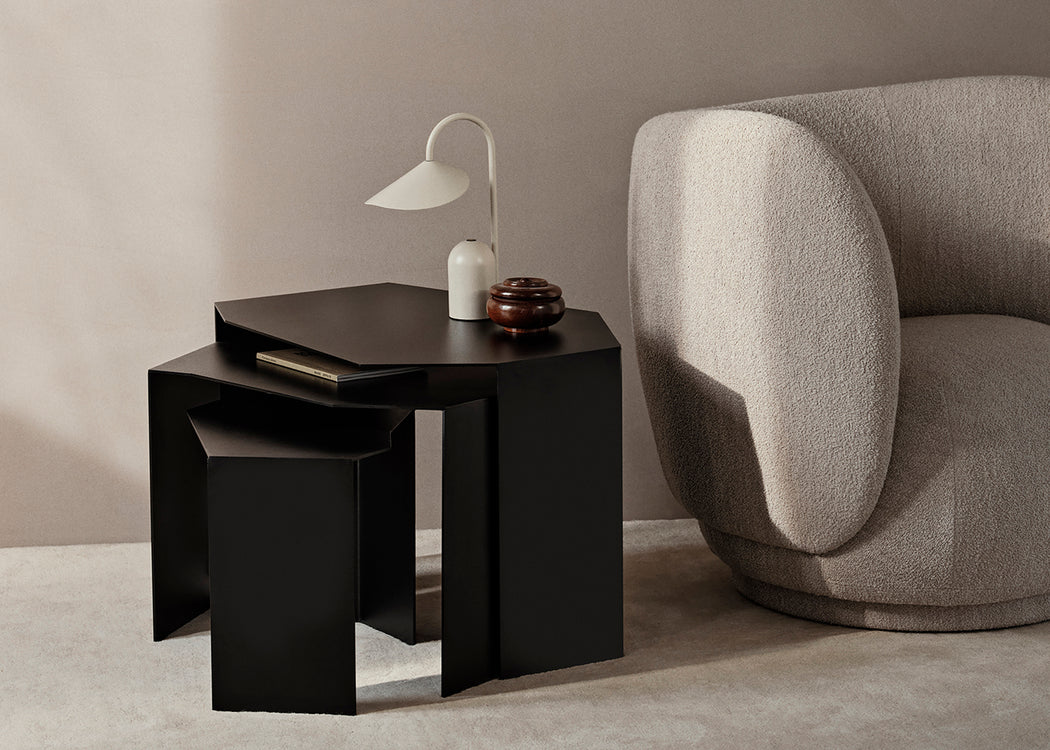 Arum LED Portable Table Lamp Arum Black