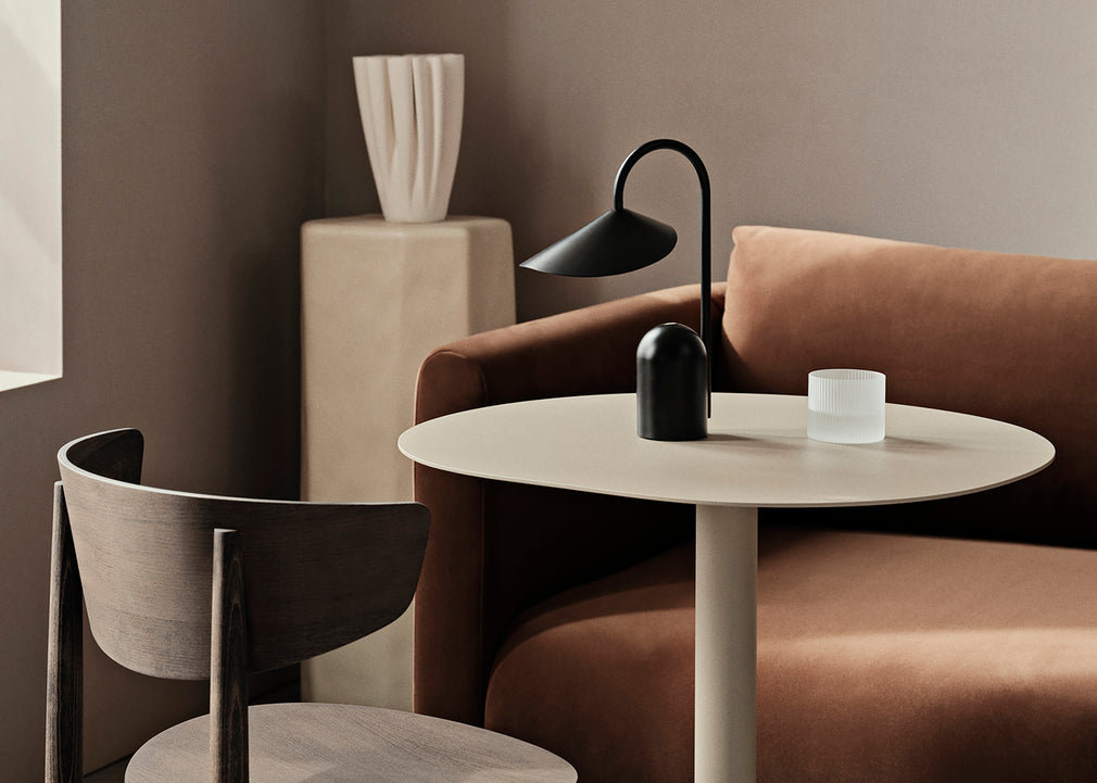 Arum LED Portable Table Lamp Arum Black