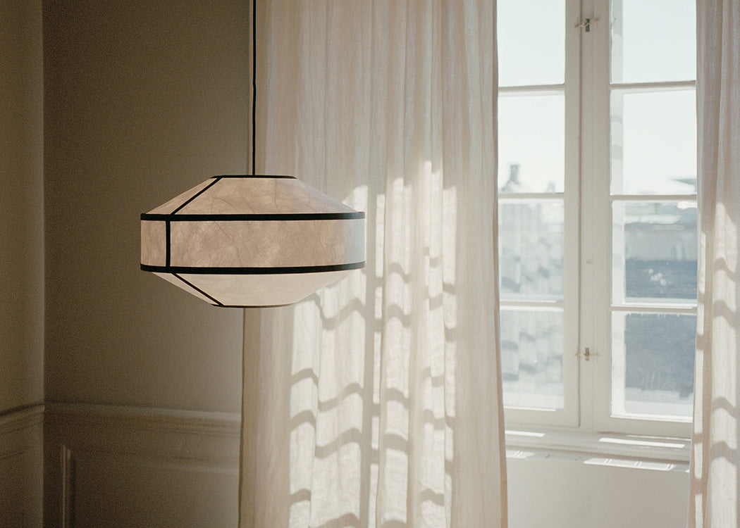 Kite Pendant Light White & Black / 55cm