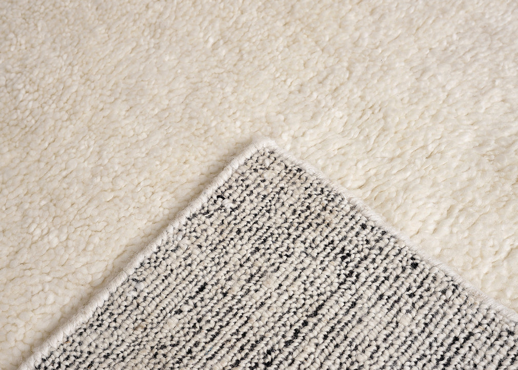 Edgy Rug 170cm x 240cm