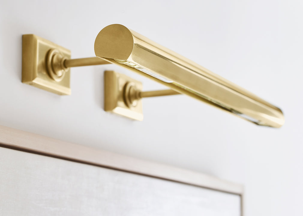 Cabinet Maker's Picture Wall Light 18" / Antique Brass