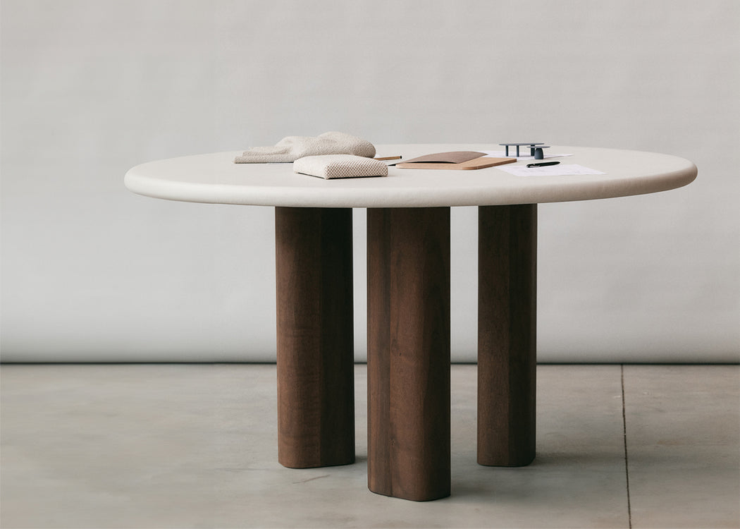 Pillar Round Dining Table 140cm / Mountain Glossy